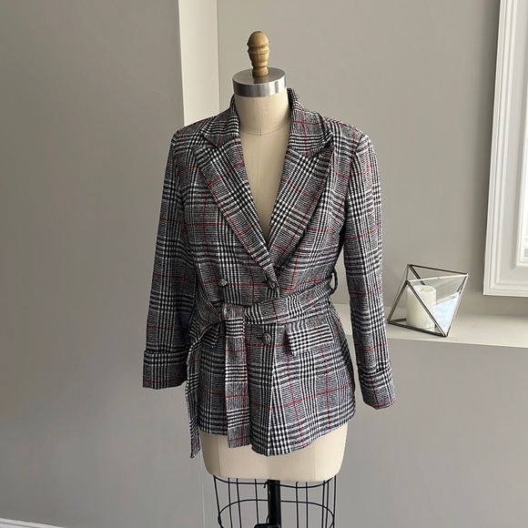 WOMAN PANT SUIT - Picture 1 of 9